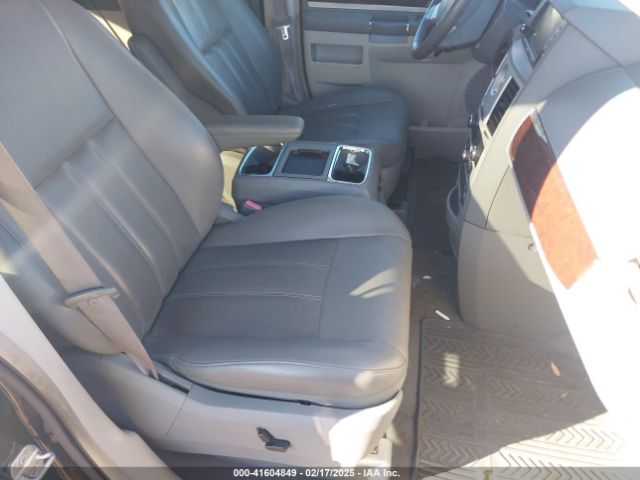 2010 CHRYSLER TOWN & COUNTRY 2A4RR5D17AR169995 Photo 4