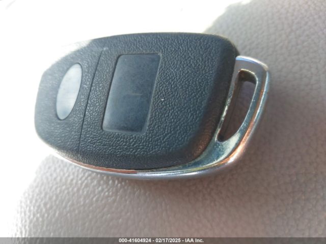 5NPE24AF7FH235002 Hyundai SONATA SE