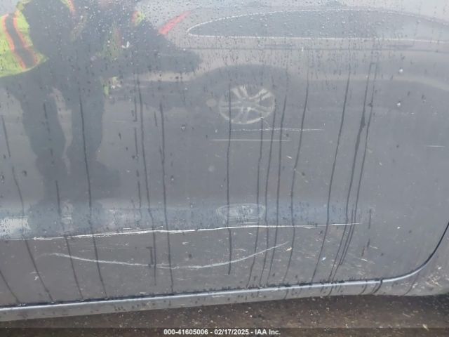 KNDMB5C13H6266585 KIA SEDONA LX