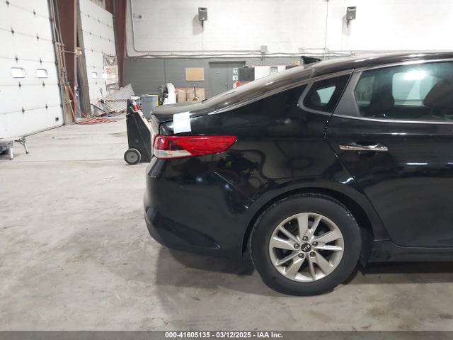 5XXGT4L30JG233167 KIA Optima Lx