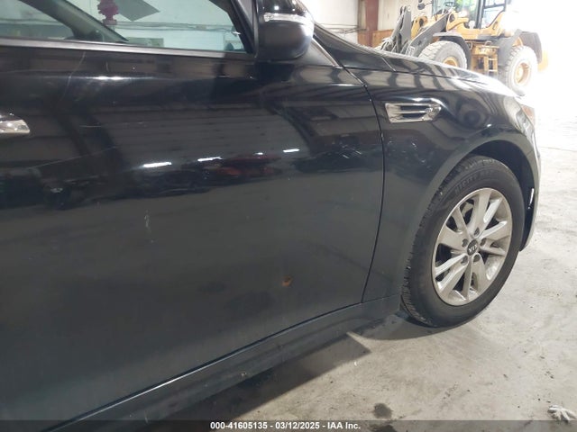 5XXGT4L30JG233167 KIA Optima Lx