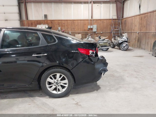 5XXGT4L30JG233167 KIA Optima Lx