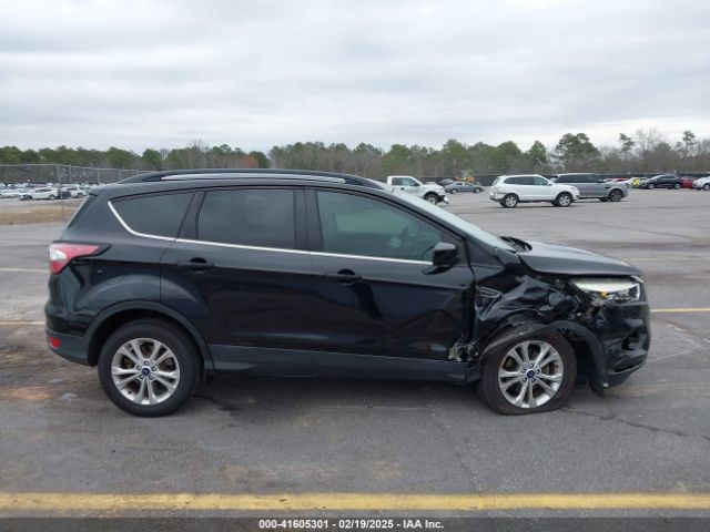 1FMCU0HD6JUB03485 Ford ESCAPE SEL