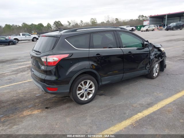 1FMCU0HD6JUB03485 Ford ESCAPE SEL