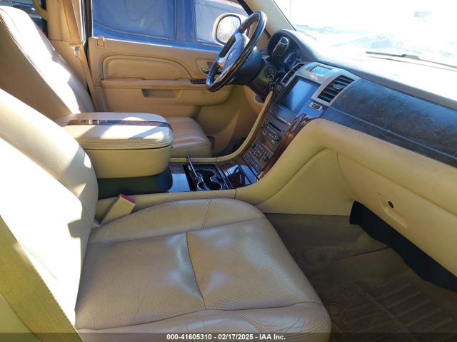 2011 CADILLAC ESCALADE 1GYS4CEF9BR399883 Photo 4