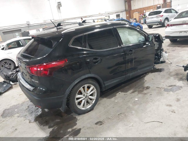JN1BJ1CR0KW337857 Nissan Rogue Sport Sv