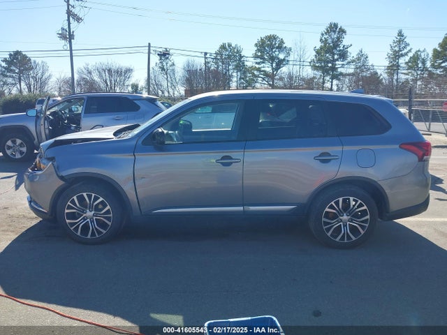 JA4AZ3A38JZ052343 Mitsubishi Outlander Es
