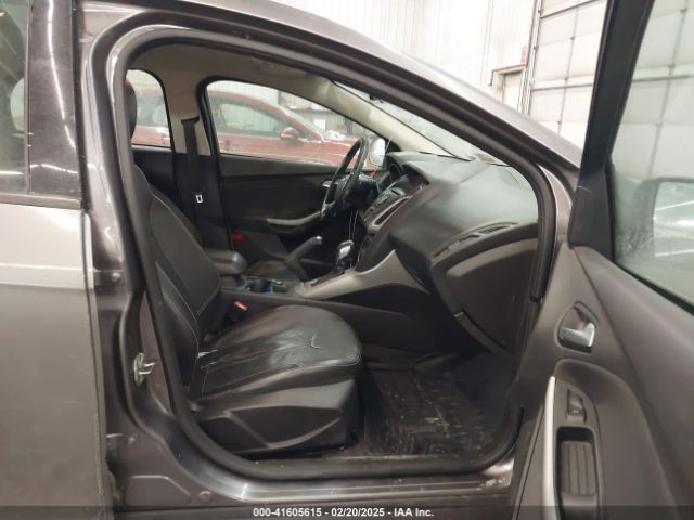 1FADP3K2XEL326526 Ford FOCUS SE