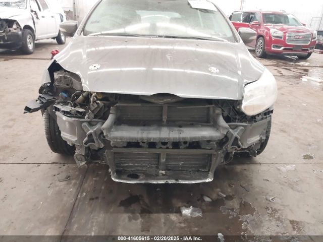 1FADP3K2XEL326526 Ford FOCUS SE