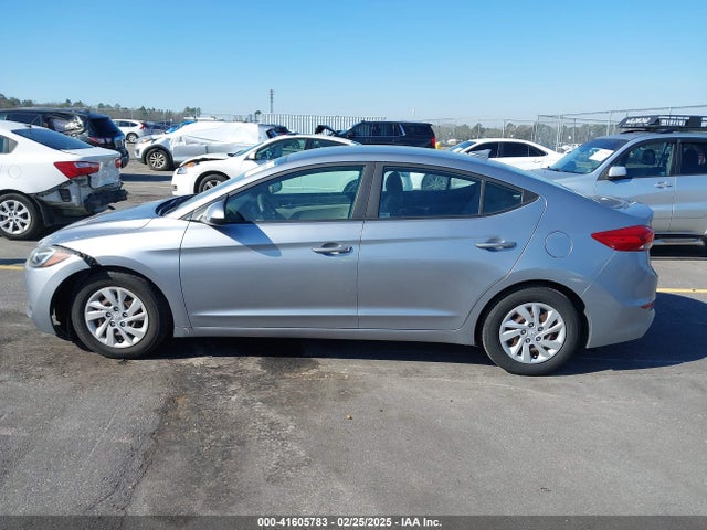 Hyundai ELANTRA SE 2017 5NPD74LF4HH139566 Image 14