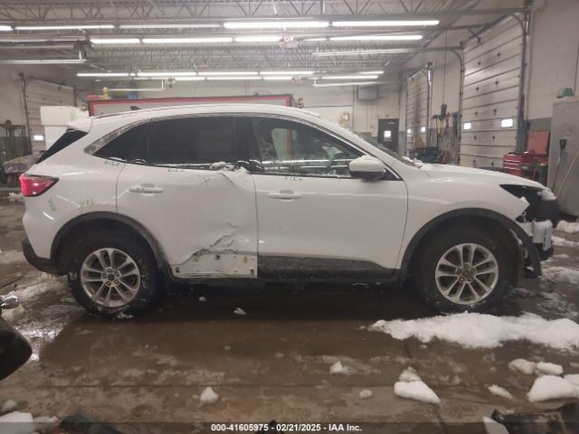 1FMCU9G63LUA90401 Ford ESCAPE SE