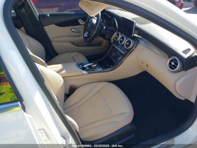 55SWF4JB9FU084182 Mercedes-Benz C 300 Luxury/sport