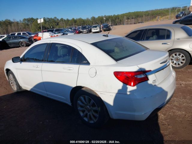 2013 CHRYSLER 200 1C3CCBBB1DN545152 Photo 2