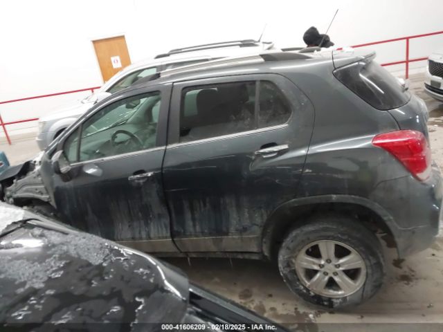KL7CJPSB8JB653745 Chevrolet Trax Lt
