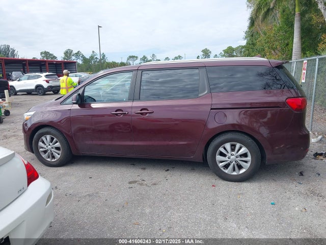 KIA SEDONA LX 2017 KNDMB5C19H6239164 Image 15