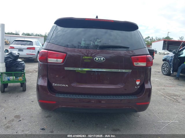 KIA SEDONA LX 2017 KNDMB5C19H6239164 Image 17