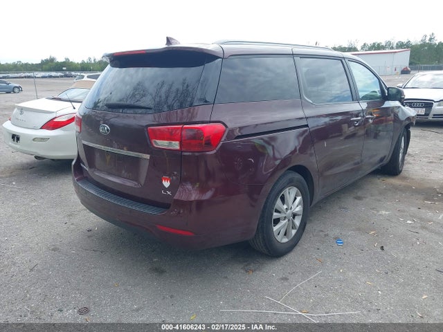 KIA SEDONA LX 2017 KNDMB5C19H6239164 Image 4