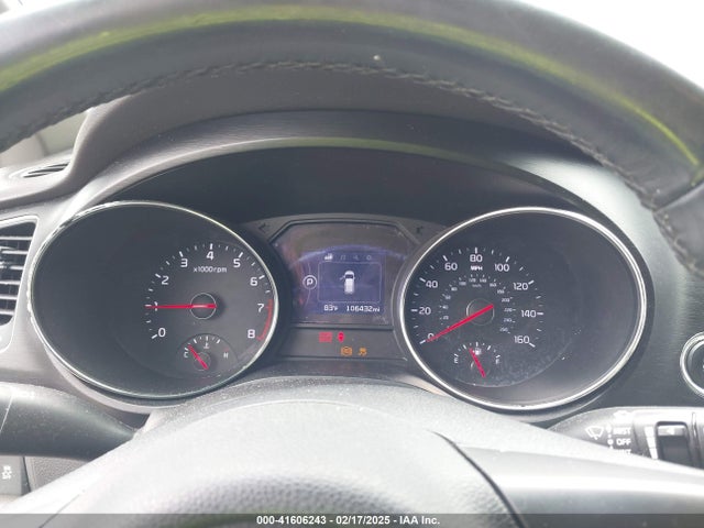 KIA SEDONA LX 2017 KNDMB5C19H6239164 Image 7