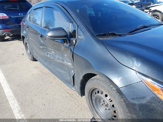 JTDEPRAE9LJ042357 Toyota COROLLA LE