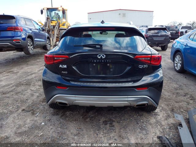 SJKCH5CR8HA035885 Infiniti Qx30 Premium