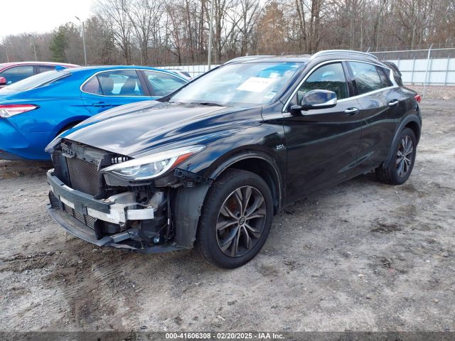 SJKCH5CR8HA035885 Infiniti Qx30 Premium