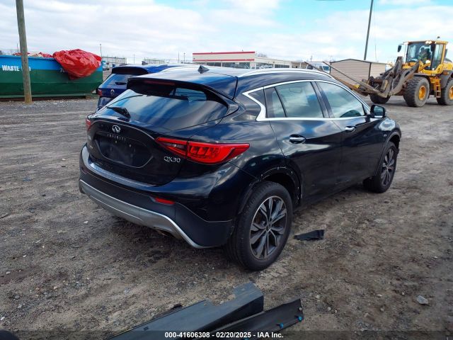 SJKCH5CR8HA035885 Infiniti Qx30 Premium