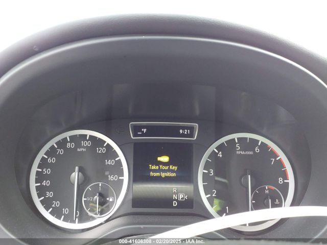 SJKCH5CR8HA035885 Infiniti Qx30 Premium