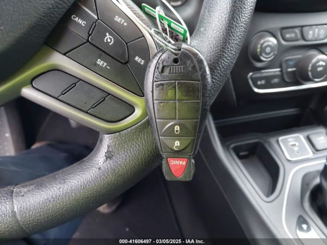 1C4PJLCBXKD357403 Jeep Cherokee Latitude Fwd