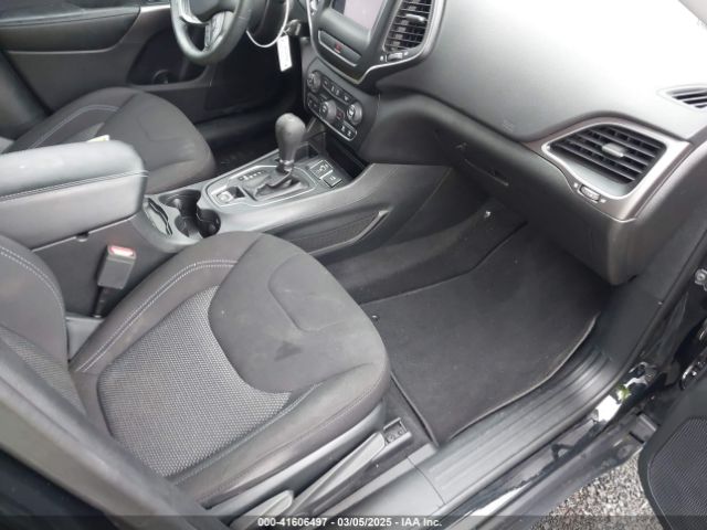 1C4PJLCBXKD357403 Jeep Cherokee Latitude Fwd