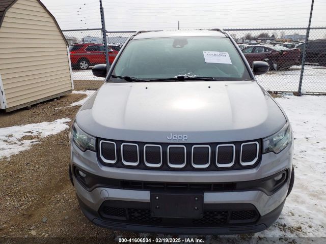 3C4NJDBB2NT118764 Jeep Compass Latitude 4x4