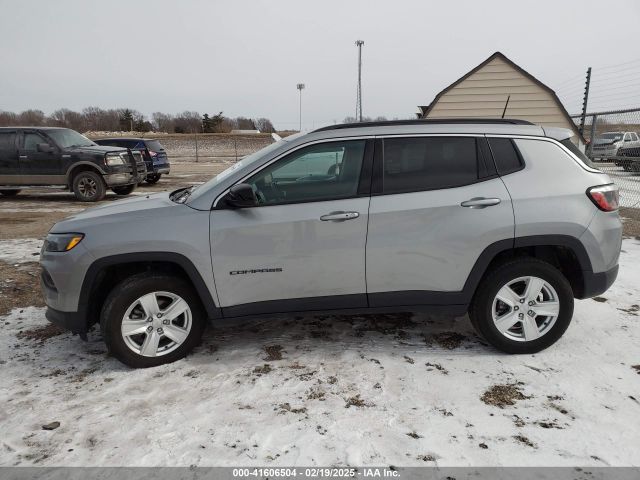 3C4NJDBB2NT118764 Jeep Compass Latitude 4x4