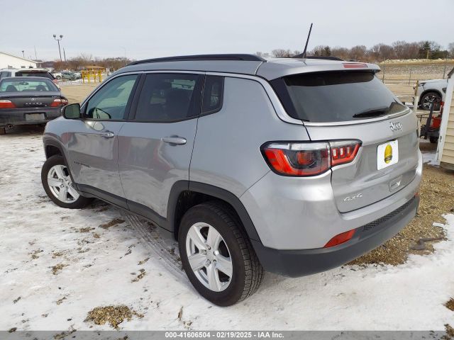 3C4NJDBB2NT118764 Jeep Compass Latitude 4x4