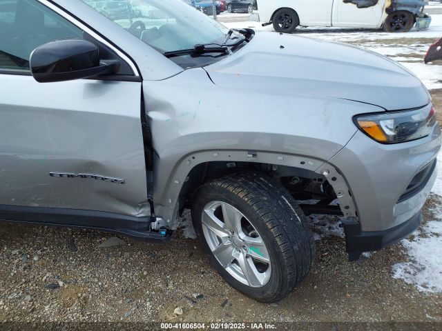 3C4NJDBB2NT118764 Jeep Compass Latitude 4x4