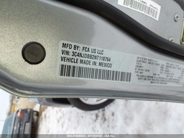 3C4NJDBB2NT118764 Jeep Compass Latitude 4x4