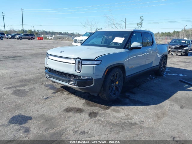 Rivian R1t Adventure Quad Motor Large Pack 2024 7FCTGAAA5RN033799 Image 2