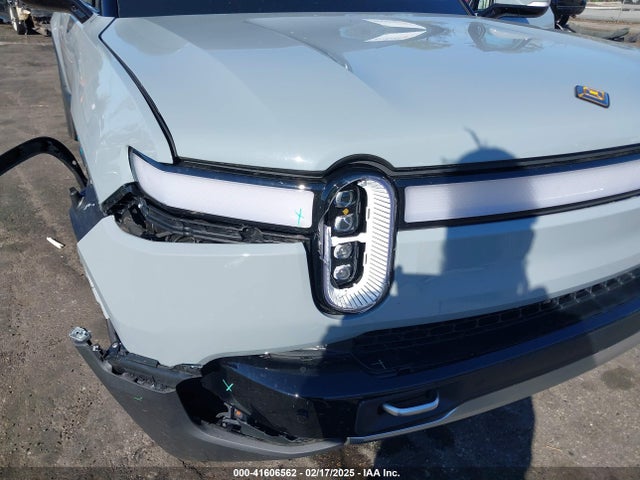 Rivian R1t Adventure Quad Motor Large Pack 2024 7FCTGAAA5RN033799 Image 6