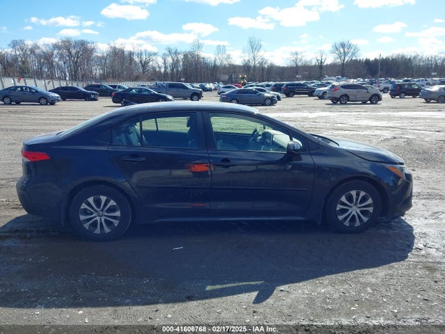 Toyota Corolla Hybrid Le 2022 JTDEAMDE5NJ060292 Image 13