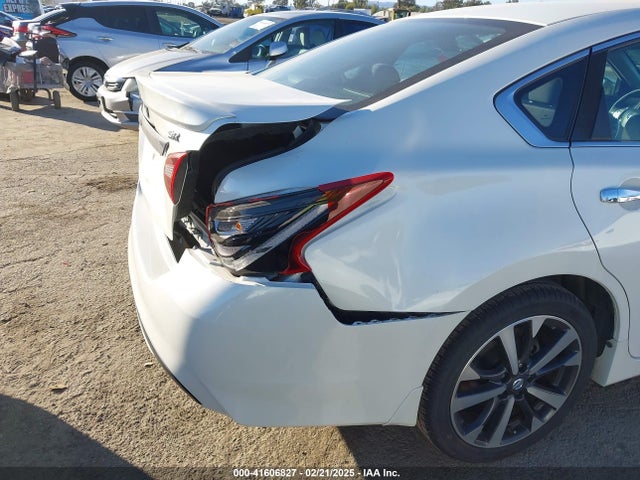 1N4AL3AP3HN323472 Nissan Altima 2.5 Sr