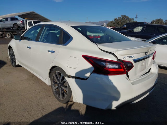 1N4AL3AP3HN323472 Nissan Altima 2.5 Sr
