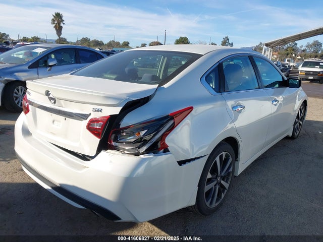 1N4AL3AP3HN323472 Nissan Altima 2.5 Sr
