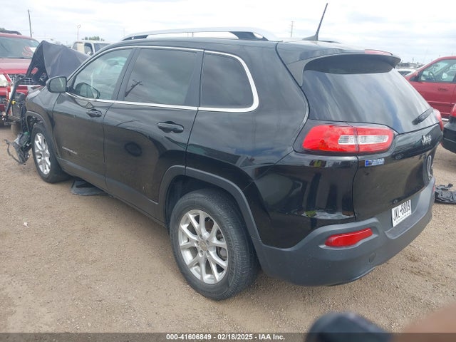 1C4PJLCB3HW643042 Jeep Cherokee Latitude Fwd