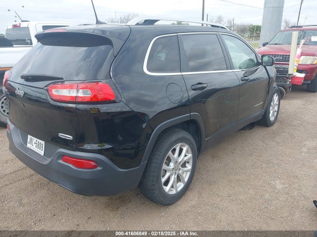 1C4PJLCB3HW643042 Jeep Cherokee Latitude Fwd