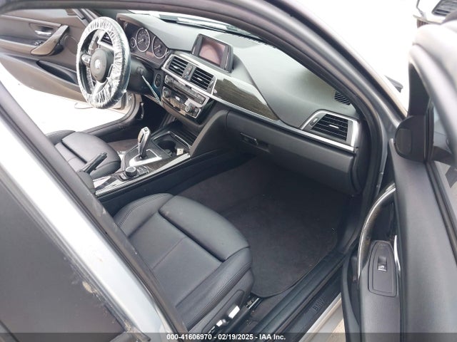 WBA8A9C59GK617775 BMW 320i