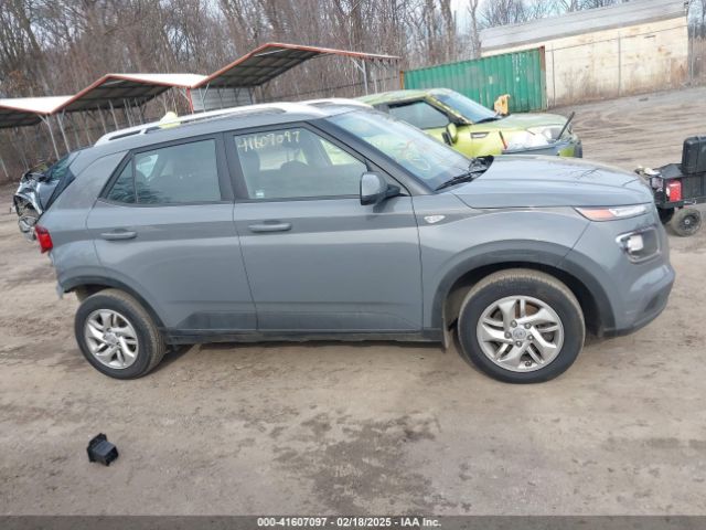 KMHRC8A3XLU046062 Hyundai Venue Sel