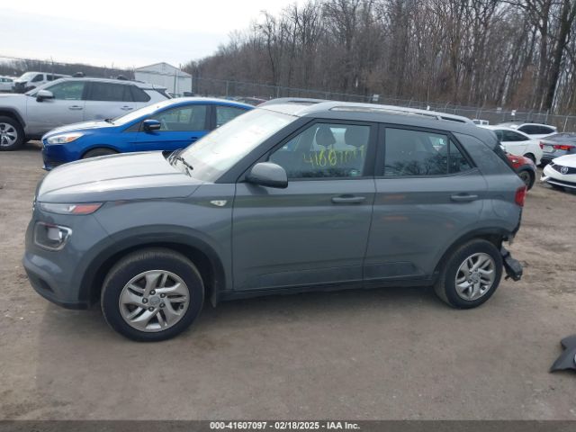 KMHRC8A3XLU046062 Hyundai Venue Sel