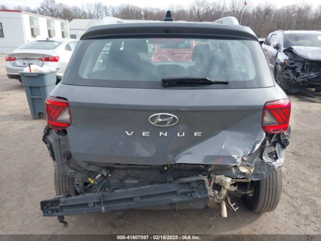 KMHRC8A3XLU046062 Hyundai Venue Sel