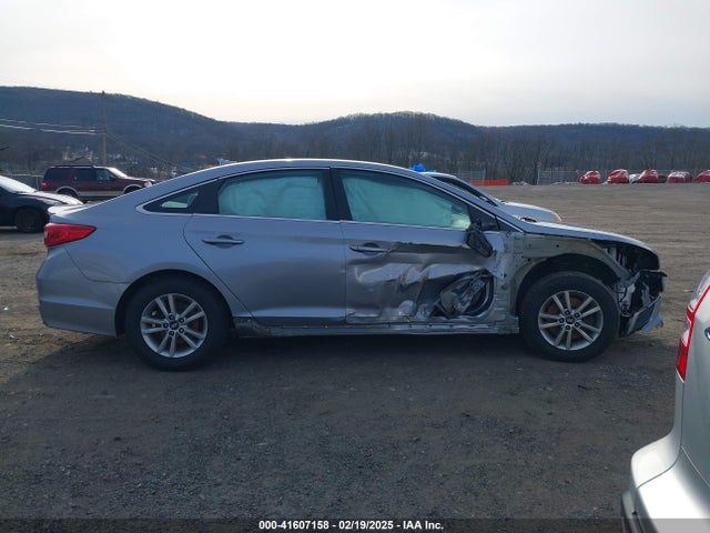 Hyundai SONATA SE 2017 5NPE24AF3HH536577 Image 13