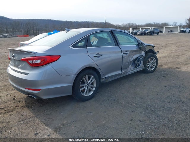 Hyundai SONATA SE 2017 5NPE24AF3HH536577 Image 4