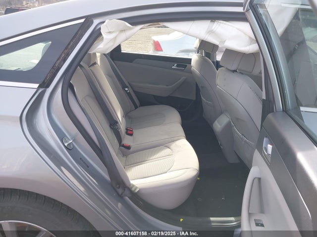 Hyundai SONATA SE 2017 5NPE24AF3HH536577 Image 8