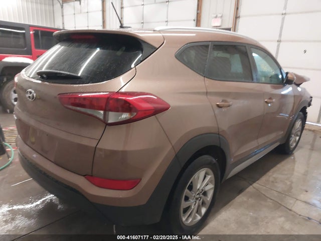 KM8J33A49HU332341 Hyundai TUCSON SE
